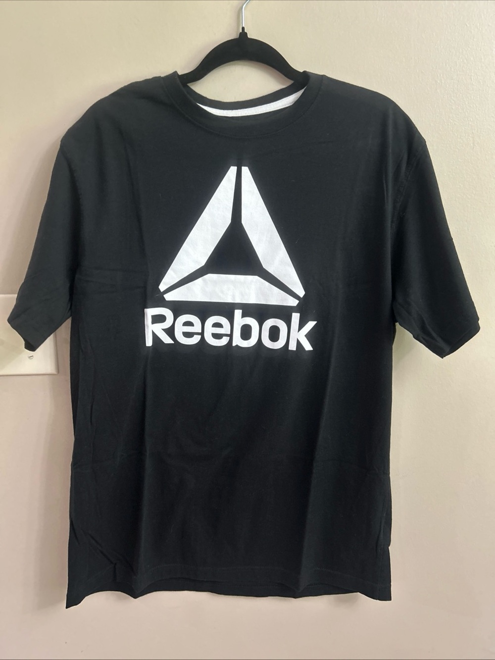 Reebok Men's Size L Athletic Black Graphic Tees NWOT CREW NECK TAGLESS.